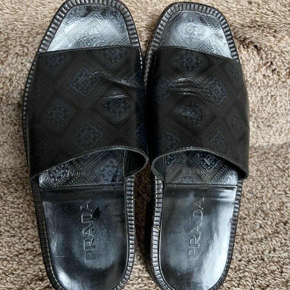 Prada Men's Black/Blue Trim Leather Open Toe Slip On Slides Sandals. - Picture 6 of 16